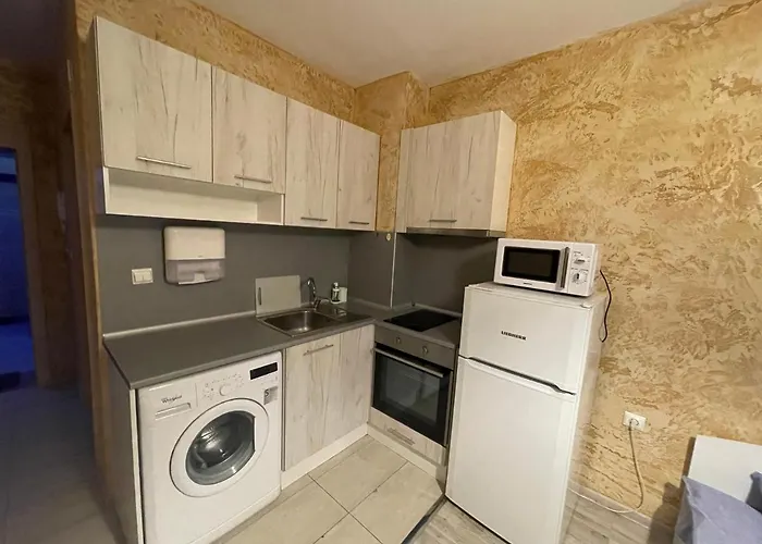 Colonel Apartment 956