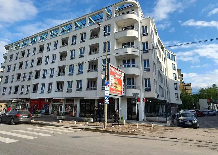 Colonel apartment 956